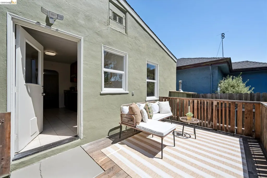 820 Madison Street Albany CA 94706