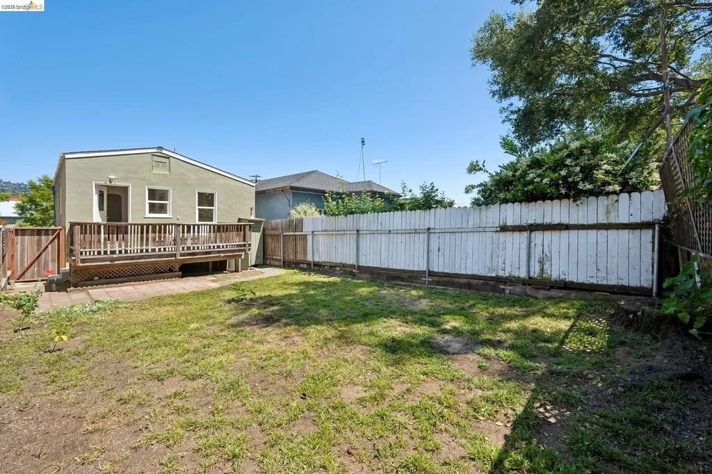 820 Madison Street Albany CA 94706