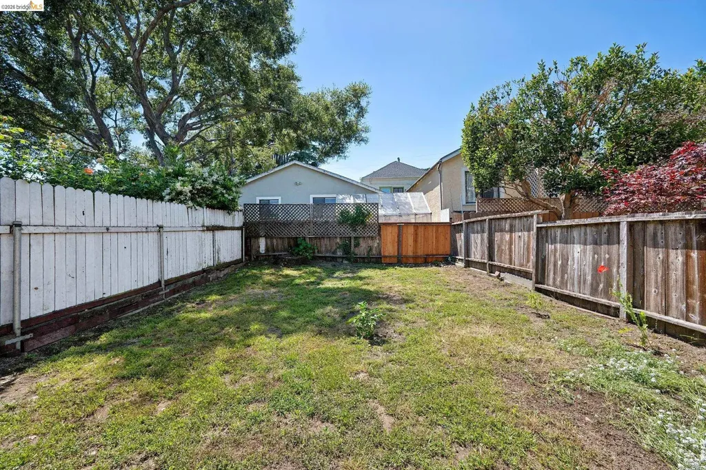 820 Madison Street Albany CA 94706