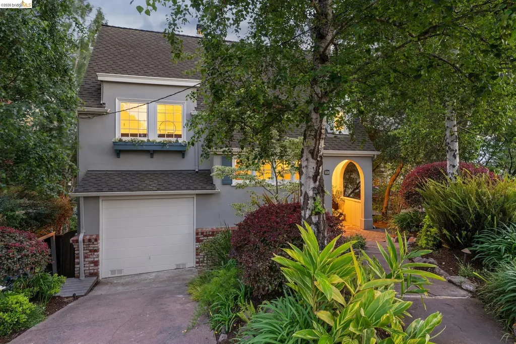 Piedmont CA, 306 Wildwood Avenue