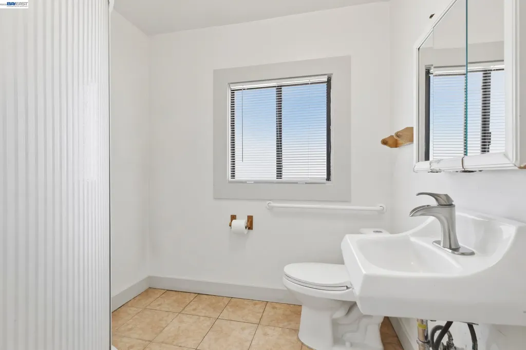 370 14th Street San Leandro CA 94577