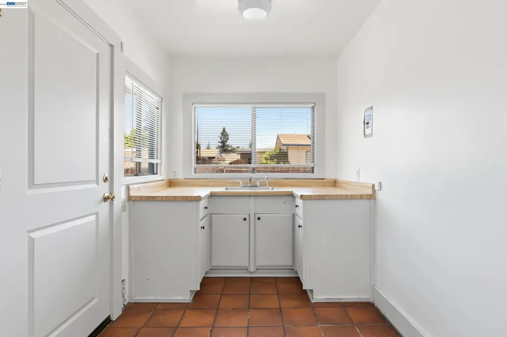 370 14th Street San Leandro CA 94577