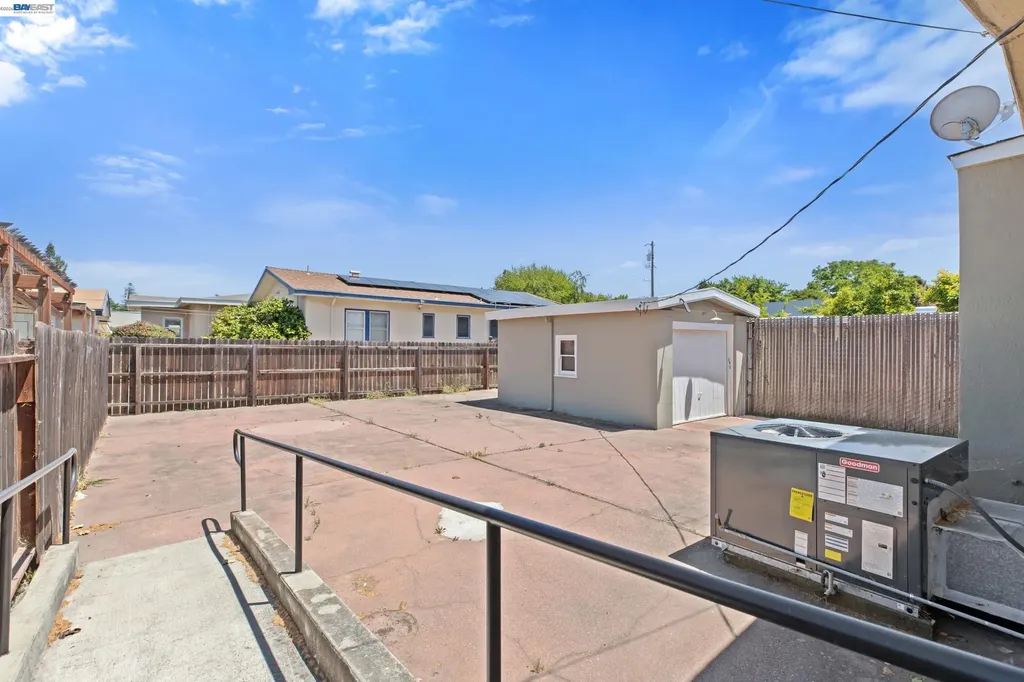 370 14th Street San Leandro CA 94577