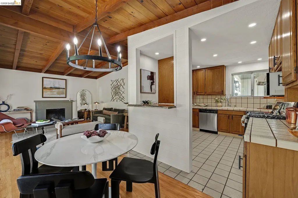 16164 Via Walter San Lorenzo CA 94580