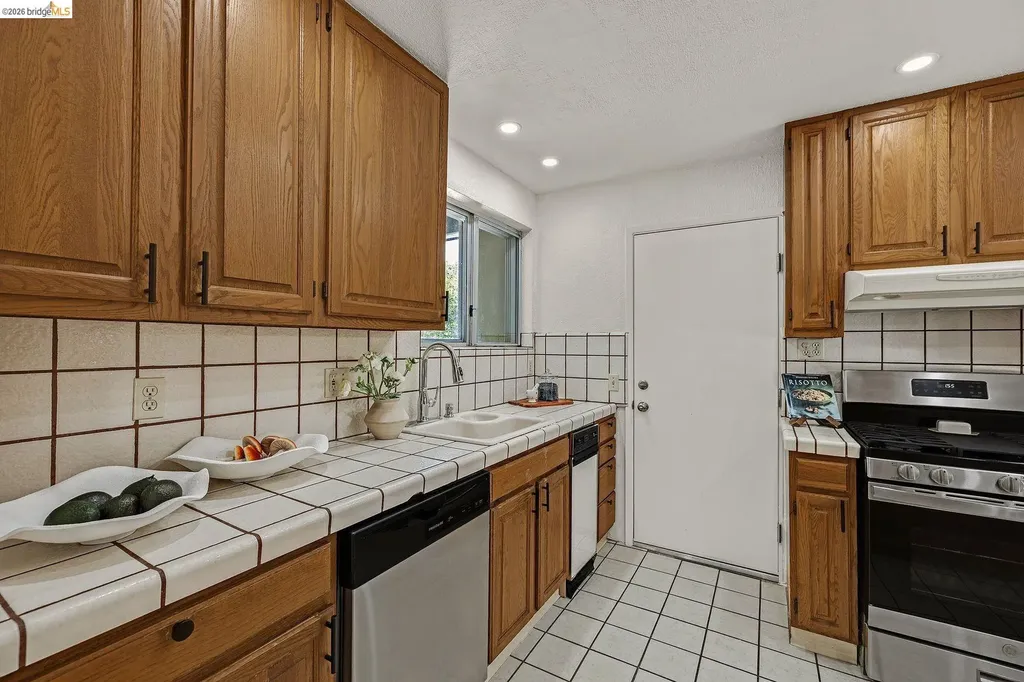 16164 Via Walter San Lorenzo CA 94580