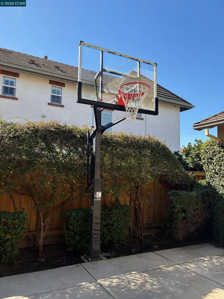 2261 Genoa Street Danville CA 94506