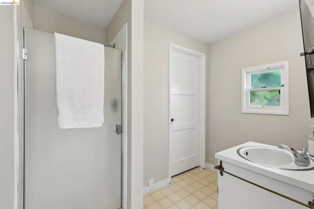 5430 Proctor Avenue Oakland CA 94618