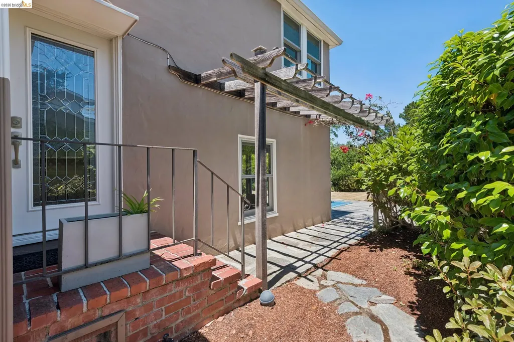 5430 Proctor Avenue Oakland CA 94618