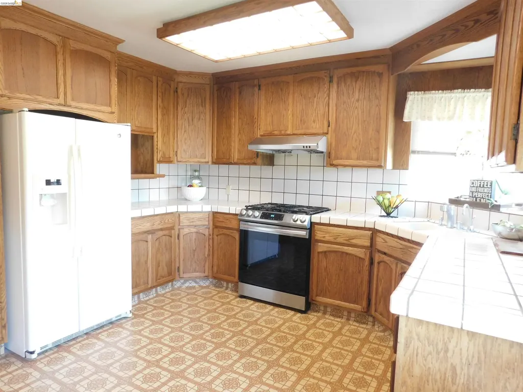 3086 Middleton Street Oakland CA 94605