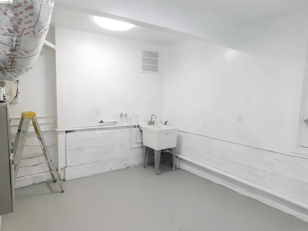 3086 Middleton Street Oakland CA 94605
