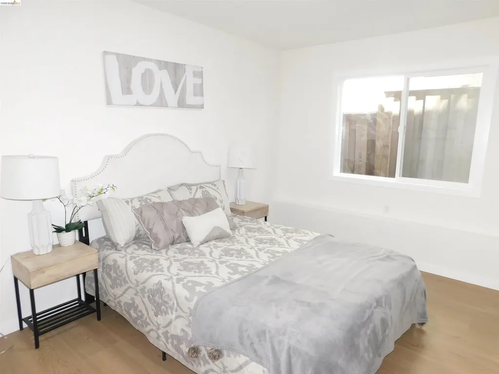 3086 Middleton Street Oakland CA 94605