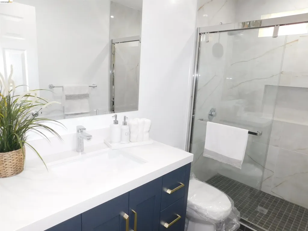 3086 Middleton Street Oakland CA 94605