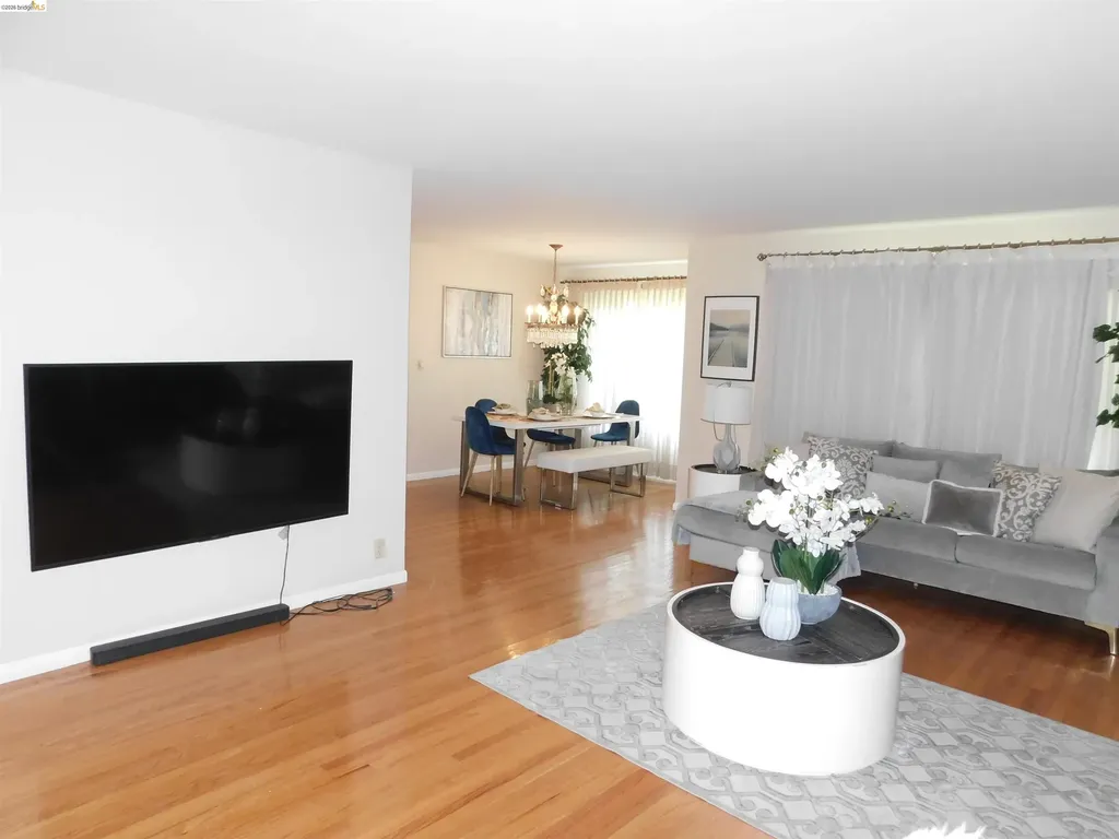 3086 Middleton Street Oakland CA 94605