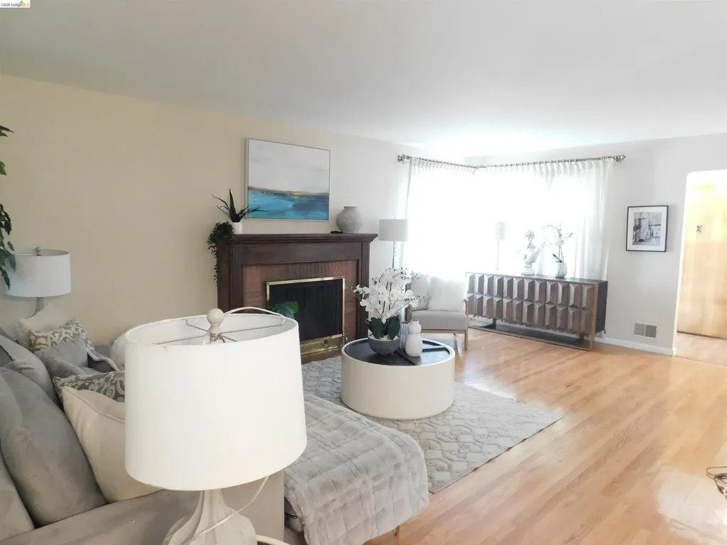 3086 Middleton Street Oakland CA 94605