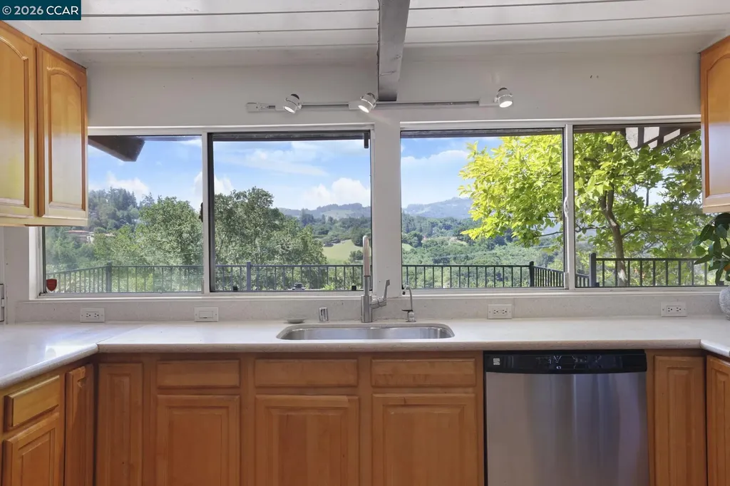 742 Miner Road Orinda CA 94563