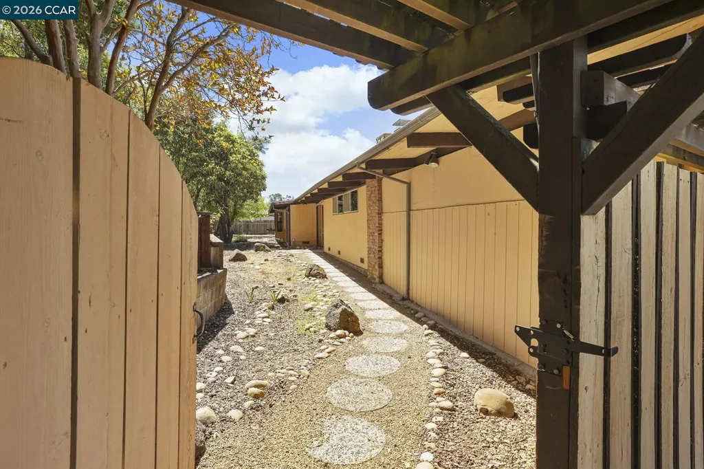 742 Miner Road Orinda CA 94563