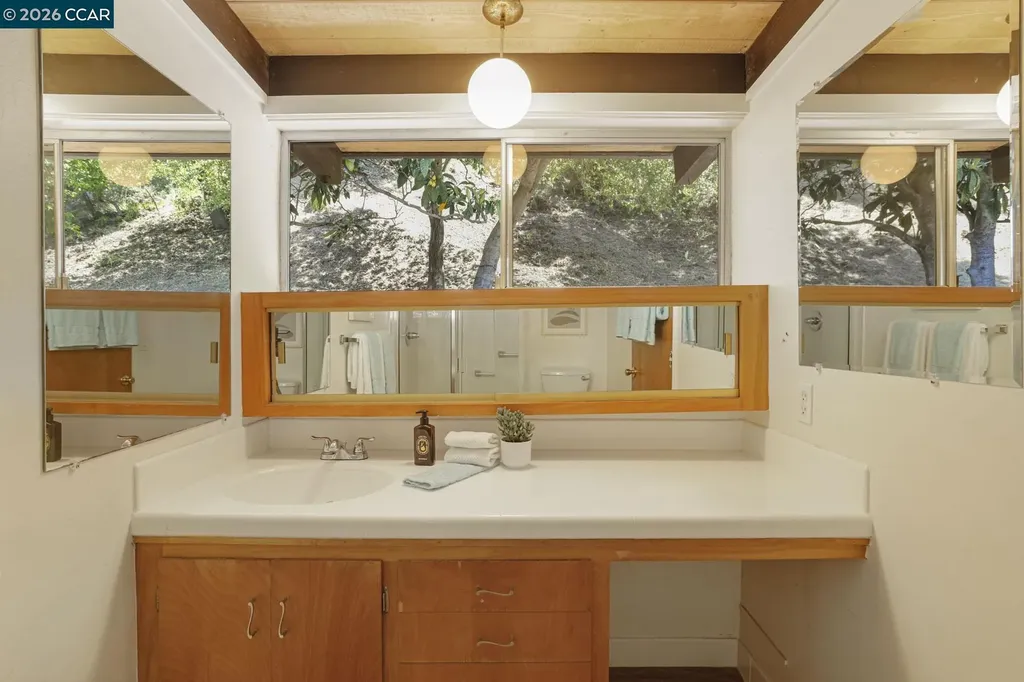 742 Miner Road Orinda CA 94563