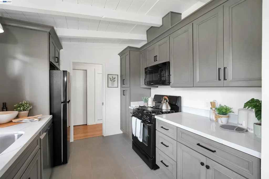 1285 Sangamore Street Hayward CA 94545