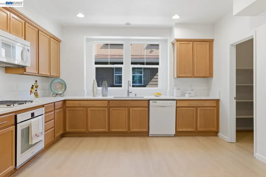6677 Mariposa Lane Dublin CA 94568