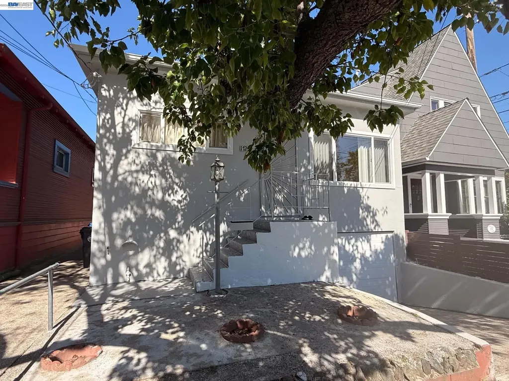 1725 Bay Street Alameda CA 94501