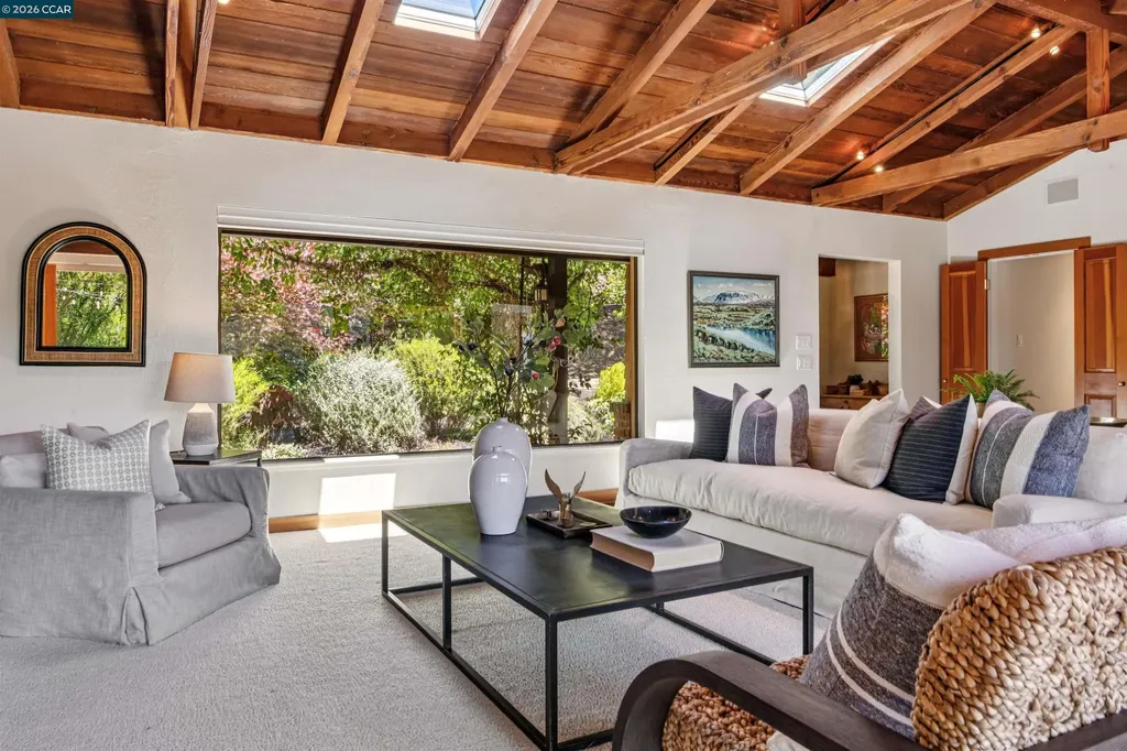 90 Overhill Road Orinda CA 94563