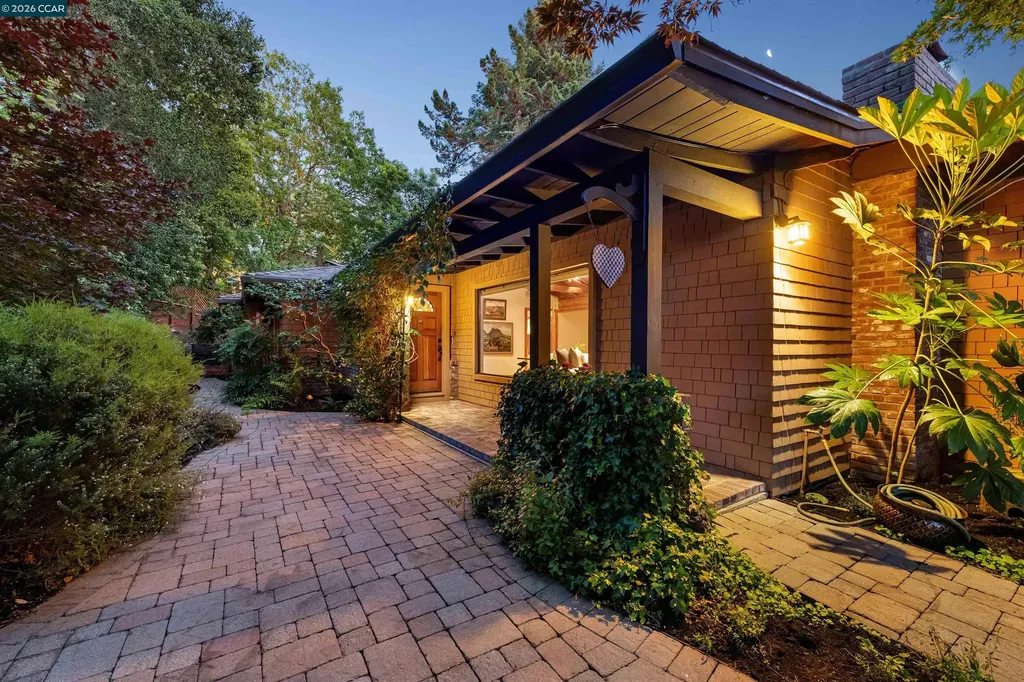 90 Overhill Road Orinda CA 94563