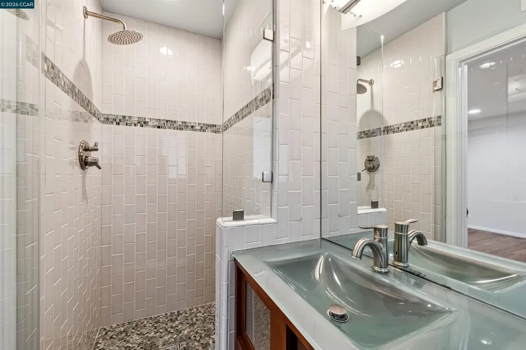 90 Overhill Road Orinda CA 94563