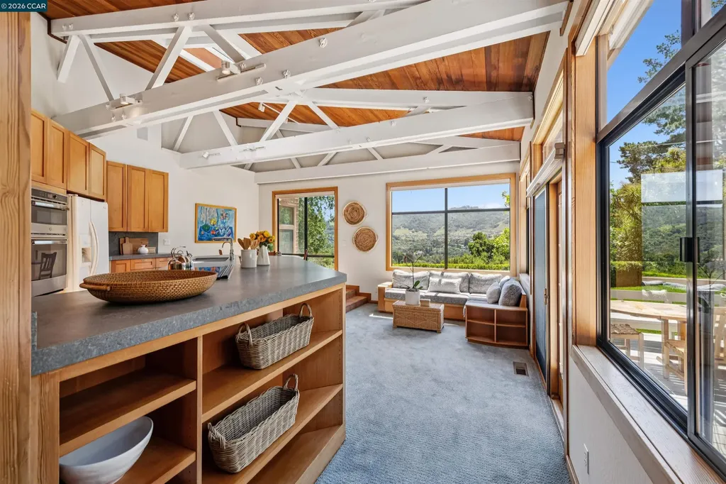 90 Overhill Road Orinda CA 94563