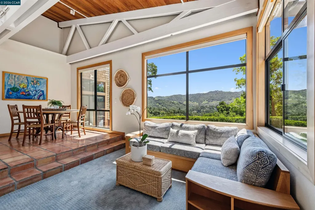 90 Overhill Road Orinda CA 94563