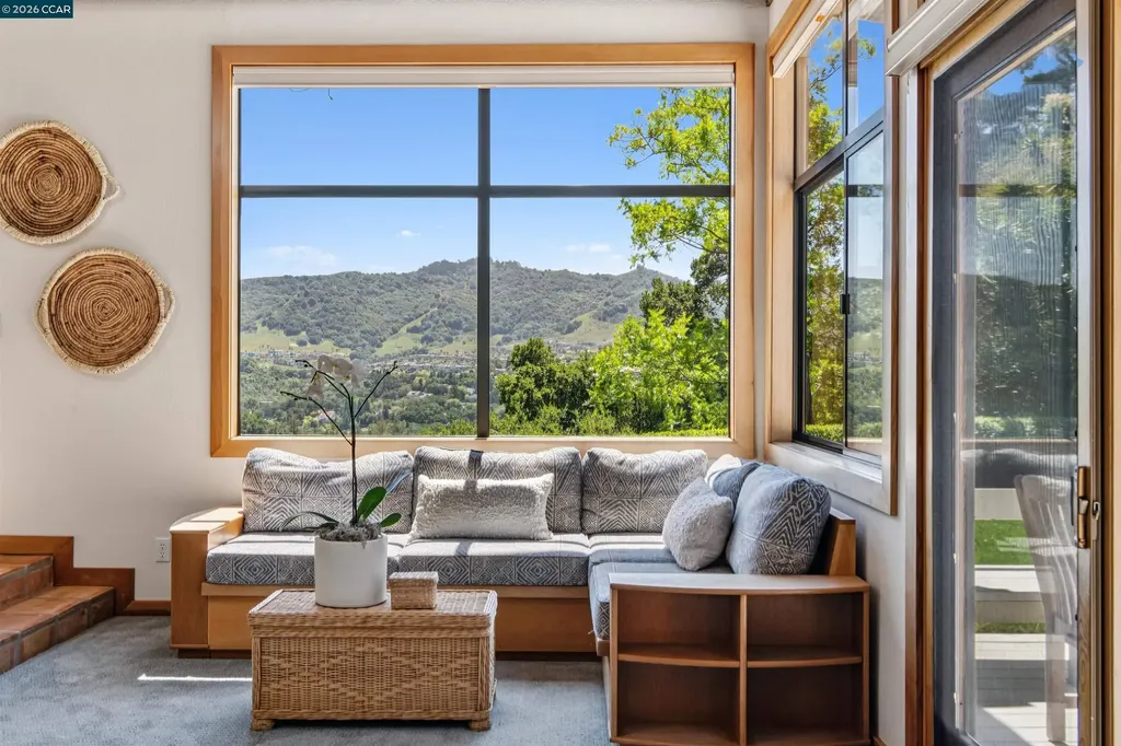 90 Overhill Road Orinda CA 94563