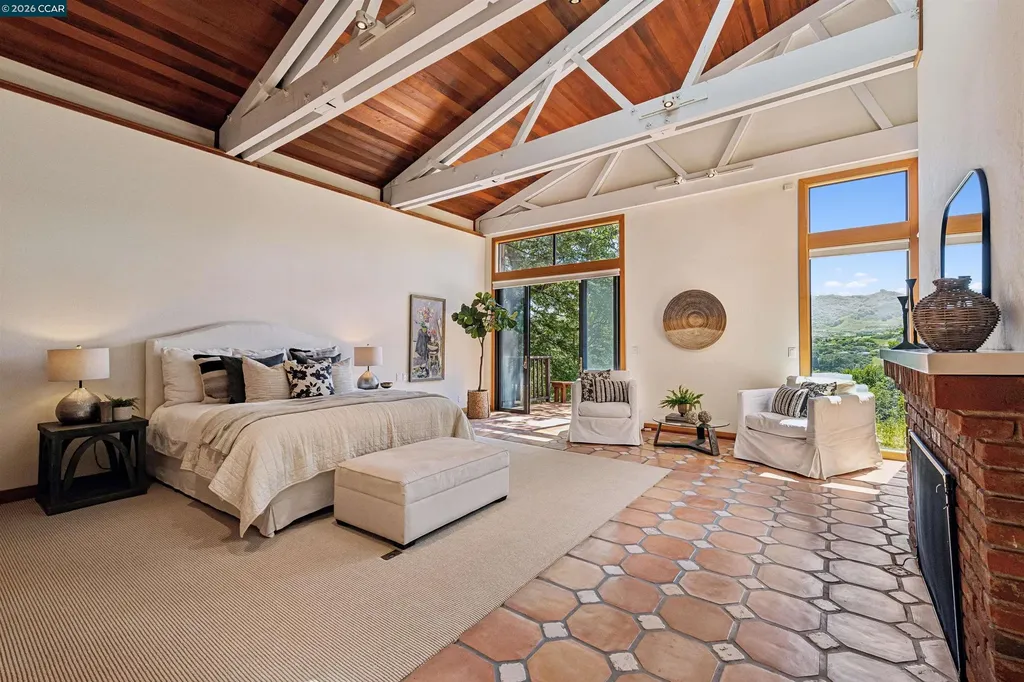 90 Overhill Road Orinda CA 94563