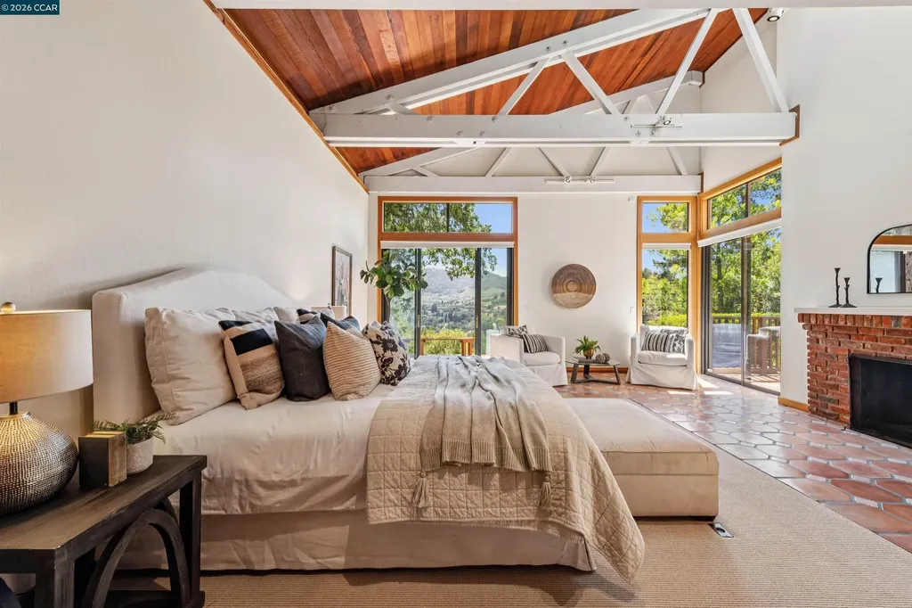 90 Overhill Road Orinda CA 94563