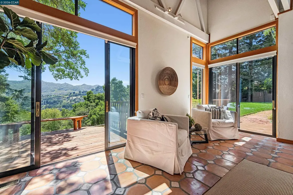 90 Overhill Road Orinda CA 94563