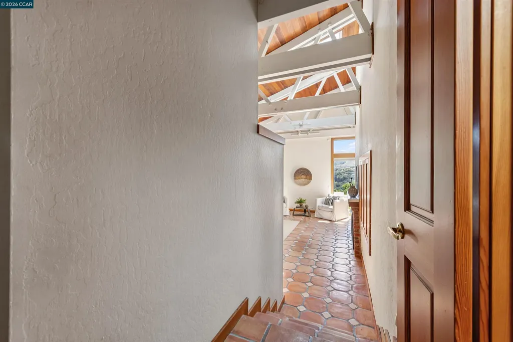 90 Overhill Road Orinda CA 94563