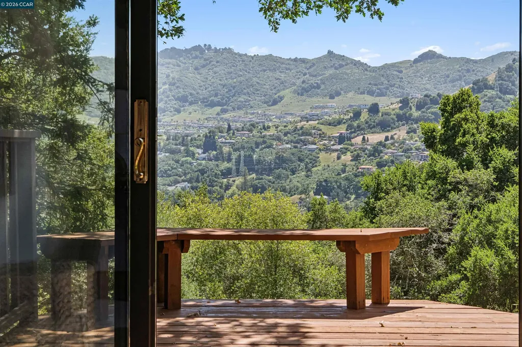 90 Overhill Road Orinda CA 94563