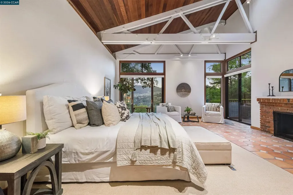 90 Overhill Road Orinda CA 94563