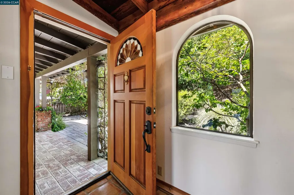 90 Overhill Road Orinda CA 94563