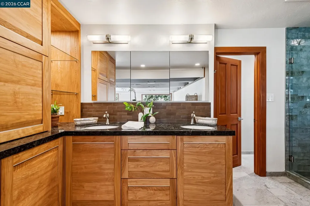90 Overhill Road Orinda CA 94563
