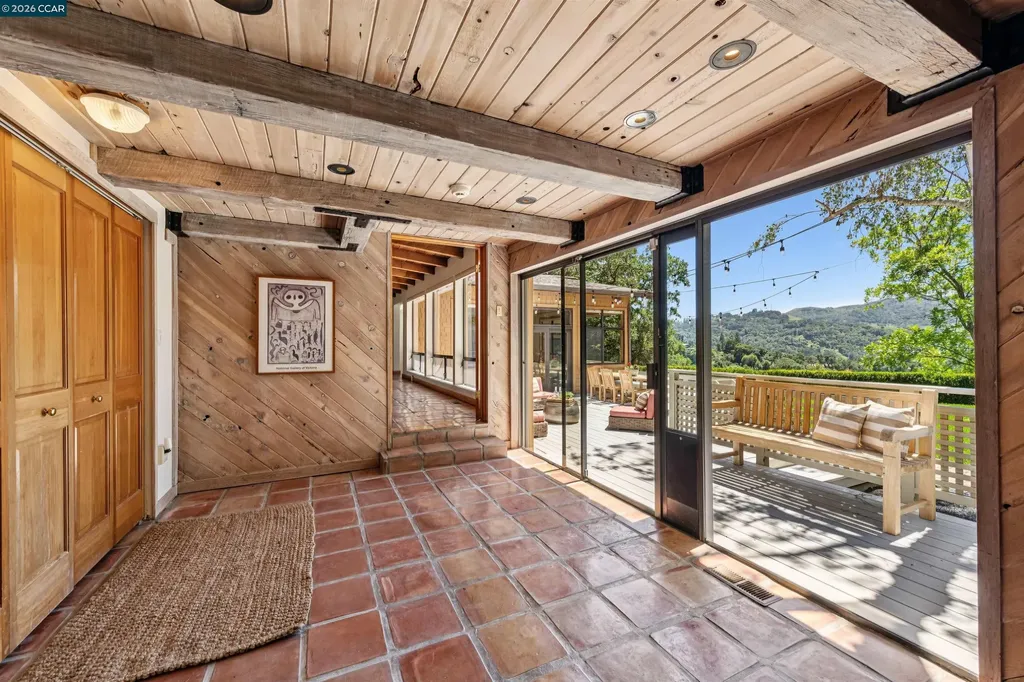 90 Overhill Road Orinda CA 94563