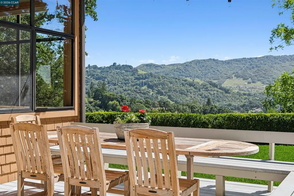 90 Overhill Road Orinda CA 94563