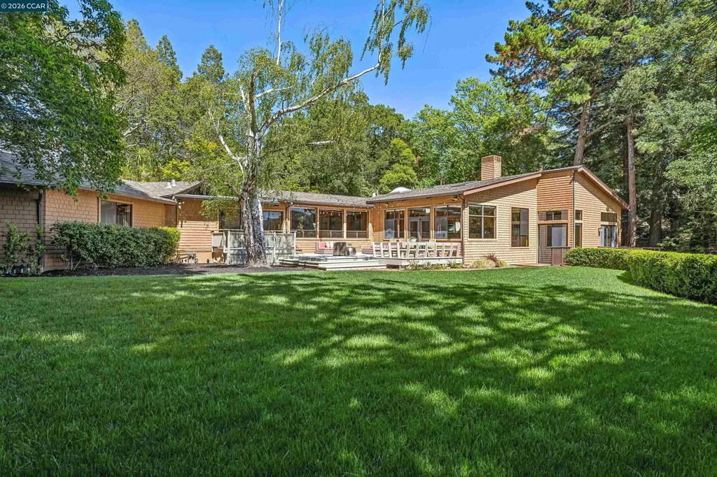 90 Overhill Road Orinda CA 94563
