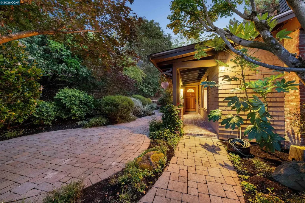 90 Overhill Road Orinda CA 94563