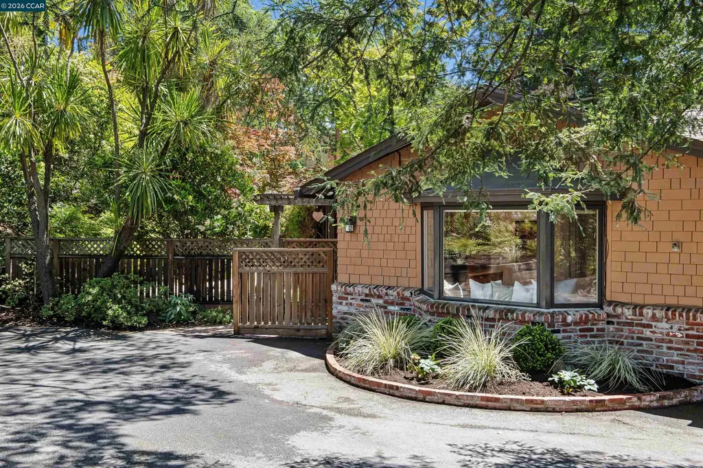 90 Overhill Road Orinda CA 94563