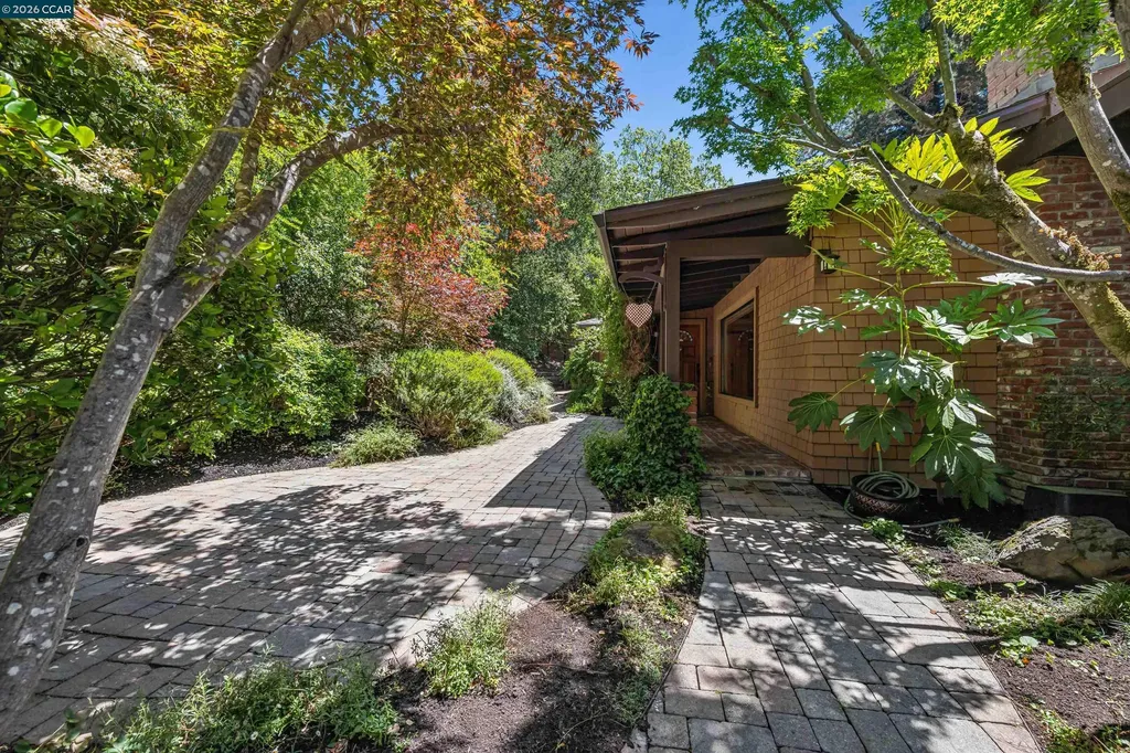 90 Overhill Road Orinda CA 94563