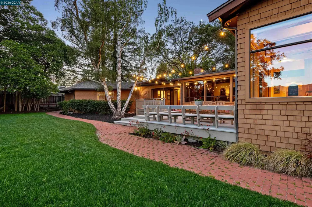 90 Overhill Road Orinda CA 94563