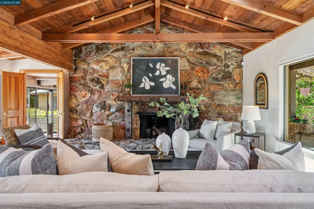 90 Overhill Road Orinda CA 94563