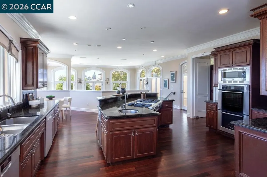5606 La Salle Avenue Oakland CA 94611