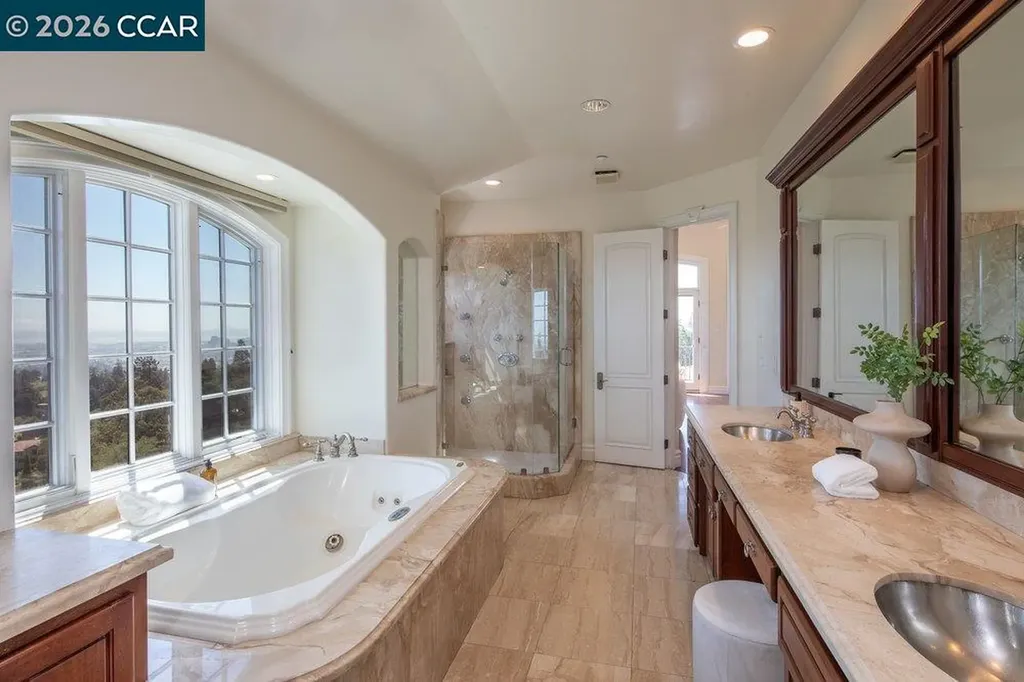 5606 La Salle Avenue Oakland CA 94611