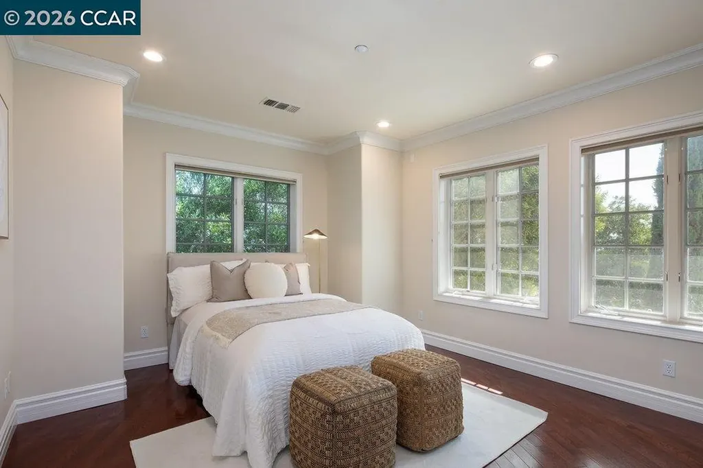 5606 La Salle Avenue Oakland CA 94611