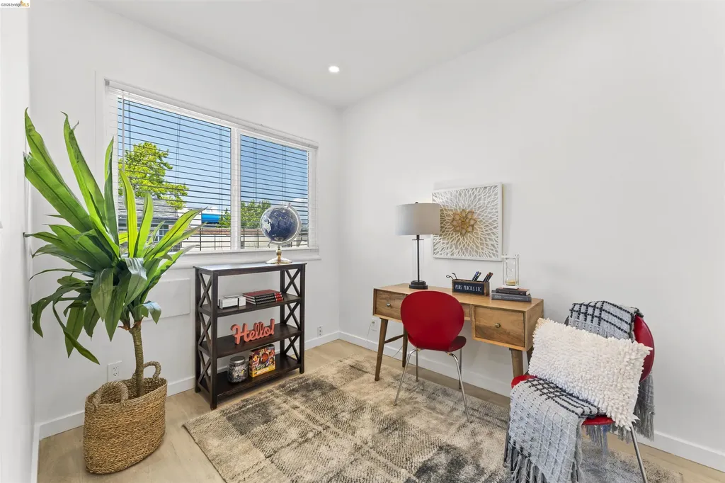2832 Summit Street Oakland CA 94609